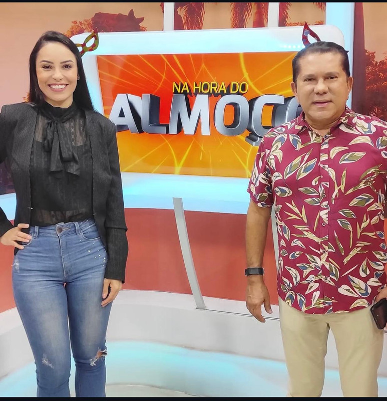 Maíra Azevedo em programa de televisão